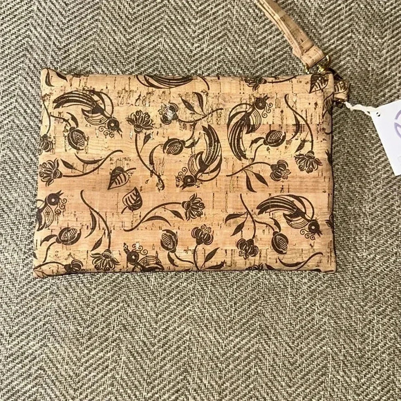 NWT natalie therése BE READY | Small Wristlet | All Whistle Print Zipper - Picture 8 of 11